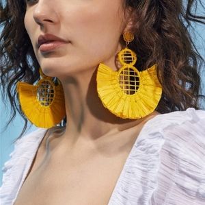 MODCLOTH SUNSHINE RAFFIA TASSEL EARRINGS